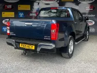 Used Isuzu Pick up 161 HP (118 kW) 2015 Blue Pickup