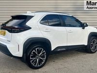 Used Toyota Yaris Hybrid 116 HP (85 kW) 2023 Pure white (solid paint) Estate