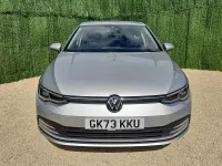 Usado VW Golf VIII Life 115 CV (84 kW) 2023 Plateado Utilitario