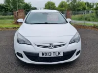 Begagnad Vauxhall Astra GTC SRi 140 HK (102 kW) 2013 Vit Halvkombi
