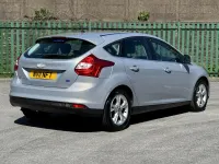 Used Ford Focus Zetec 125 HP (91 kW) 2011 Silver Hatchback