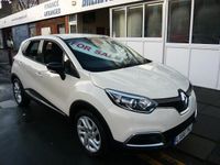 Used Renault Captur Dynamique 90 HP (66 kW) 2016 Cream SUV
