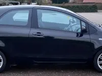 Begagnad Toyota Yaris SR 2008 Svart Halvkombi