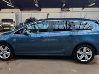 Käytetty Vauxhall Astra SRi 165 HP (121 kW) 2015 Sininen Farmari