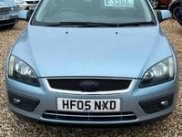 Used Ford Focus Zetec 101 HP (74 kW) 2005 Blue Hatchback
