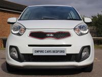 Used Kia Picanto 65 HP (47 kW) 2015 White Hatchback