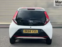 Used Toyota Aygo x-press 69 HP (50 kW) 2018 White Hatchback