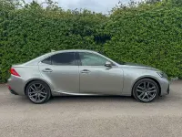 Usado Lexus IS300h Sport Line 223 CV (164 kW) 2018 Plateado Berlina