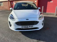 Begagnad Ford Fiesta Zetec 101 HK (74 kW) 2018 Vit Halvkombi