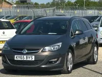 Usado Vauxhall Astra SRi 136 HP (100 kW) 2015 Cinzento Carrinha