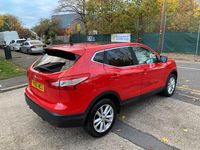 Used Nissan Qashqai Acenta Premium 115 HP (84 kW) 2015 Red SUV
