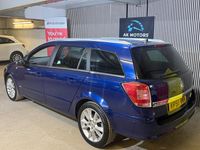 Second-hand Vauxhall Astra Design Edition 150 CP (110 kW) 2009 Albastru Break