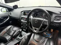 Gebraucht Volvo V40 R-Design Pro 120 PS (88 kW) 2018 Schwarz Kleinwagen