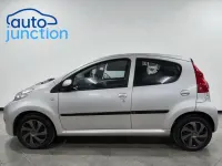 Begagnad Peugeot 107 68 HK (50 kW) 2009 Silver Halvkombi