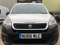 Used Peugeot Partner S 100 HP (73 kW) 2016 White MPV