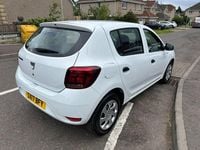 Used Dacia Sandero Ambiance 75 HP (55 kW) 2017 White Hatchback
