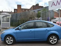 Used Ford Focus Zetec 2011 Blue Hatchback