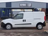 Used Vauxhall Combo drive 95 HP (69 kW) 2018 White Van