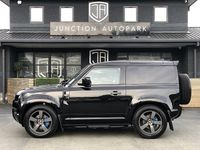 Used Land Rover Defender SE Dynamic 2025 Santorini black SUV