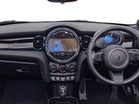 Used Mini Cooper Classic 134 HP (98 kW) 2023 Yellow Hatchback