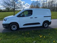 Used Vauxhall Combo 100 HP (73 kW) 2022 White MPV