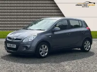 Begagnad Hyundai i20 Comfort 2012 Grå Halvkombi