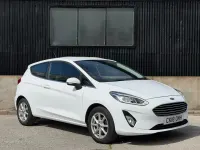 Usado Ford Fiesta Zetec 70 HP (51 kW) 2018 Branco Citadino