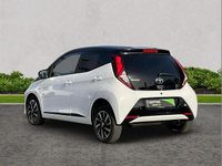 Used Toyota Aygo Trend 71 HP (52 kW) 2021 White Hatchback