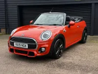 Begagnad Mini Cooper Cabriolet Sport 136 HK (100 kW) 2019 Orange Cab