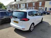 Second-hand Vauxhall Zafira SRi 2018 Alb Monovolum