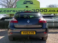 Usado Renault Mégane Dynamique 106 HP (77 kW) 2010 Cinzento Citadino