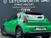 Used Renault 5 E-Tech Komfort 110 kW (150 HP) 2025 Hatchback