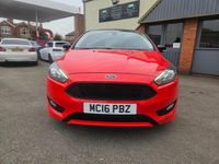 Używany Ford Focus Zetec 182 KM (133 kW) 2016 Czerwony Hatchback