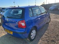 Used VW Polo SE 75 HP (55 kW) 2003 Blue Hatchback