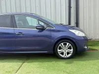 Used Peugeot 208 Allure 82 HP (60 kW) 2015 Blue Hatchback