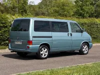 Used VW Caravelle 140 HP (102 kW) 2002 Green