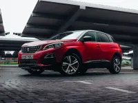 Used Peugeot 3008 Active 120 HP (88 kW) 2017 Red Hatchback