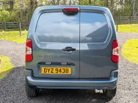 Nouă Peugeot Partner 129 CP (94 kW) 2026 Albastru Monovolum