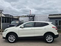 Used Nissan Qashqai Acenta Premium 2014 White SUV