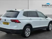 Usado VW Tiguan Life 150 HP (110 kW) 2022 Branco SUV