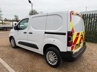 Used Toyota Proace 120 HP (88 kW) 2022 White MPV