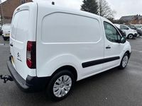 Used Citroën Berlingo 100 HP (73 kW) 2018 White MPV