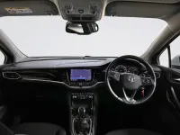 Used Vauxhall Astra Elite 145 HP (106 kW) 2021 White Hatchback