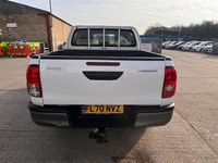 Used Toyota HiLux Active 150 HP (110 kW) 2020 White Pickup