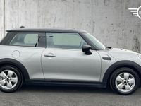 Usado Mini Cooper Classic 134 HP (98 kW) 2023 Prateado Citadino