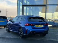 Begagnad BMW 120 M Sport 2025 Blå Halvkombi