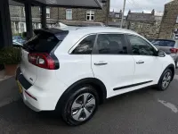 Gebraucht Kia Niro 141 PS (103 kW) 2019 Weiß SUV