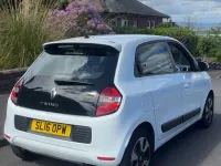 Used Renault Twingo Play 70 HP (51 kW) 2016 White Hatchback