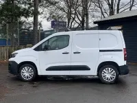 Usado Peugeot Partner Premium 131 HP (96 kW) 2021 Branco Monovolume