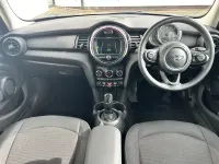 Usado Mini ONE Classic 102 CV (75 kW) 2020 Blanco Utilitario